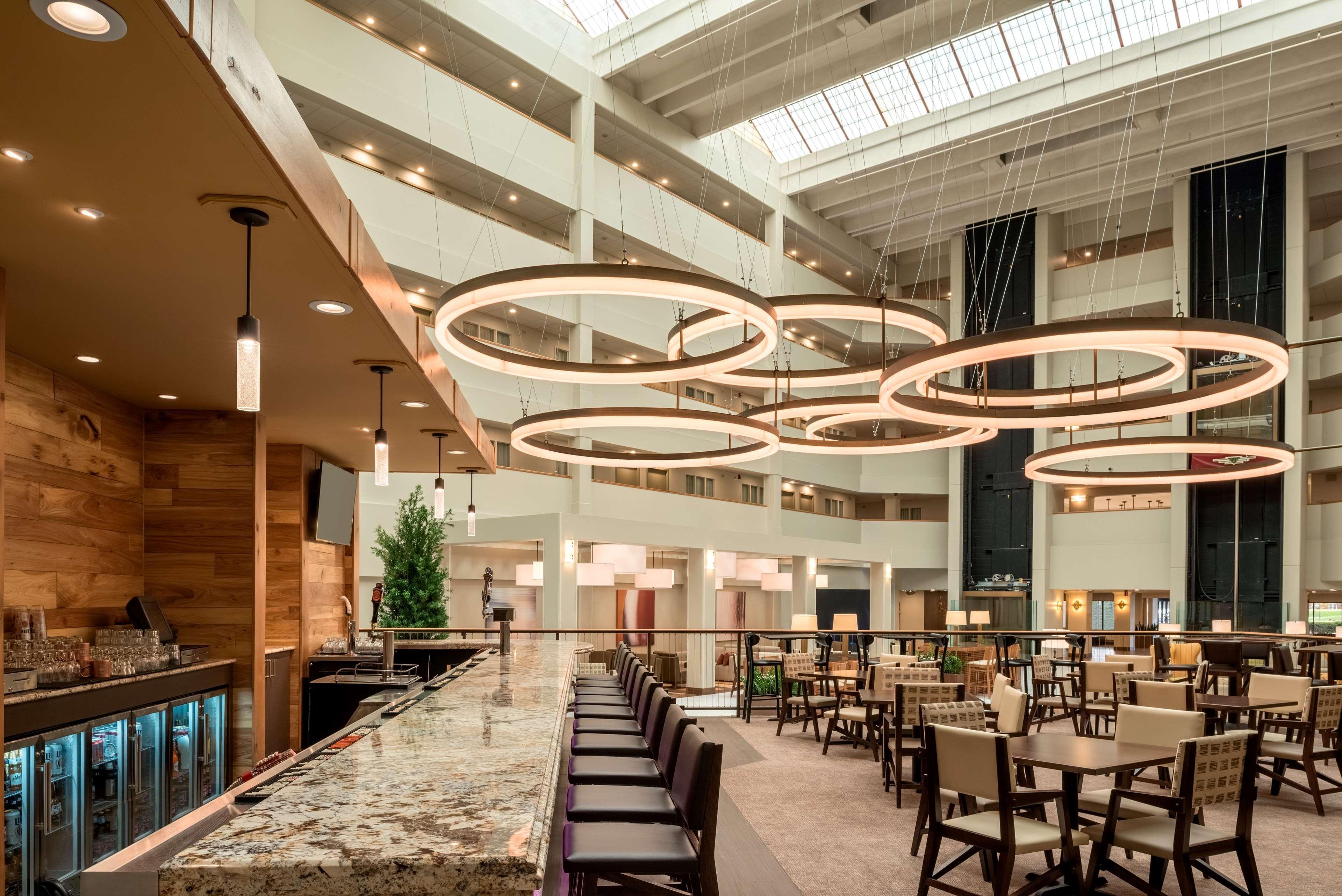 Embassy Suites By Hilton Milwaukee Brookfield Εξωτερικό φωτογραφία