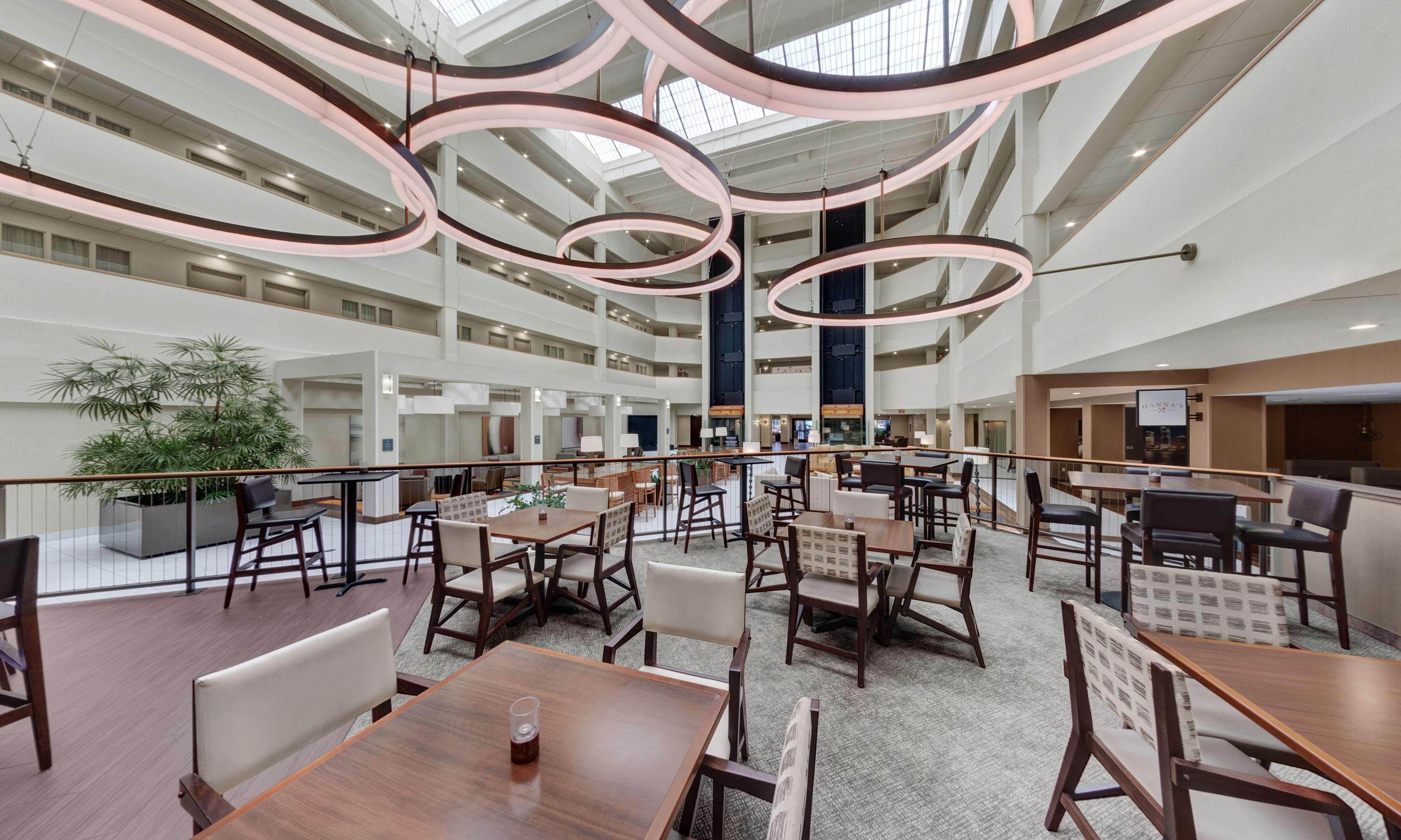 Embassy Suites By Hilton Milwaukee Brookfield Εξωτερικό φωτογραφία