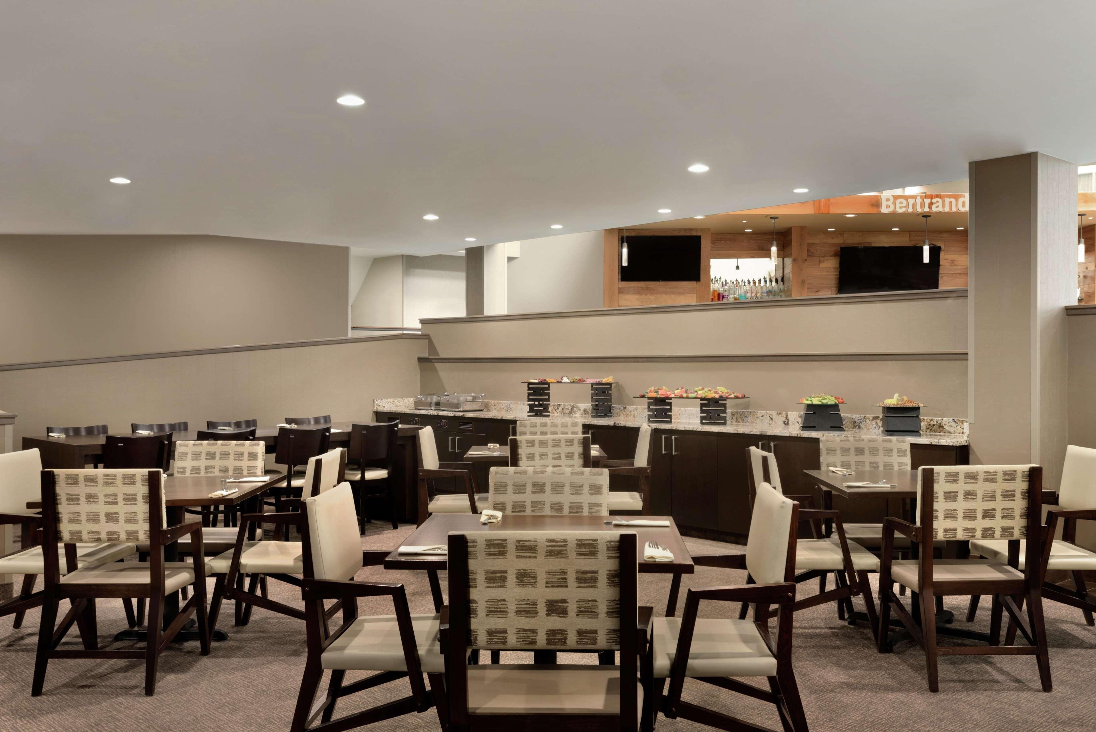 Embassy Suites By Hilton Milwaukee Brookfield Εξωτερικό φωτογραφία