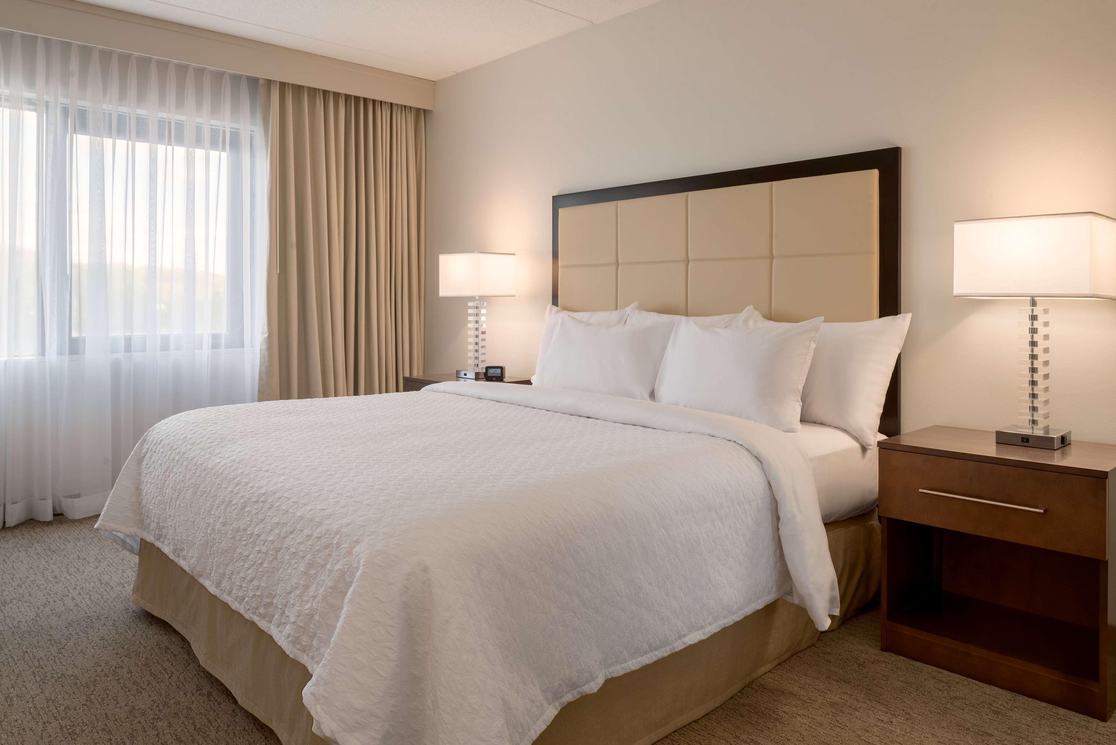 Embassy Suites By Hilton Milwaukee Brookfield Εξωτερικό φωτογραφία