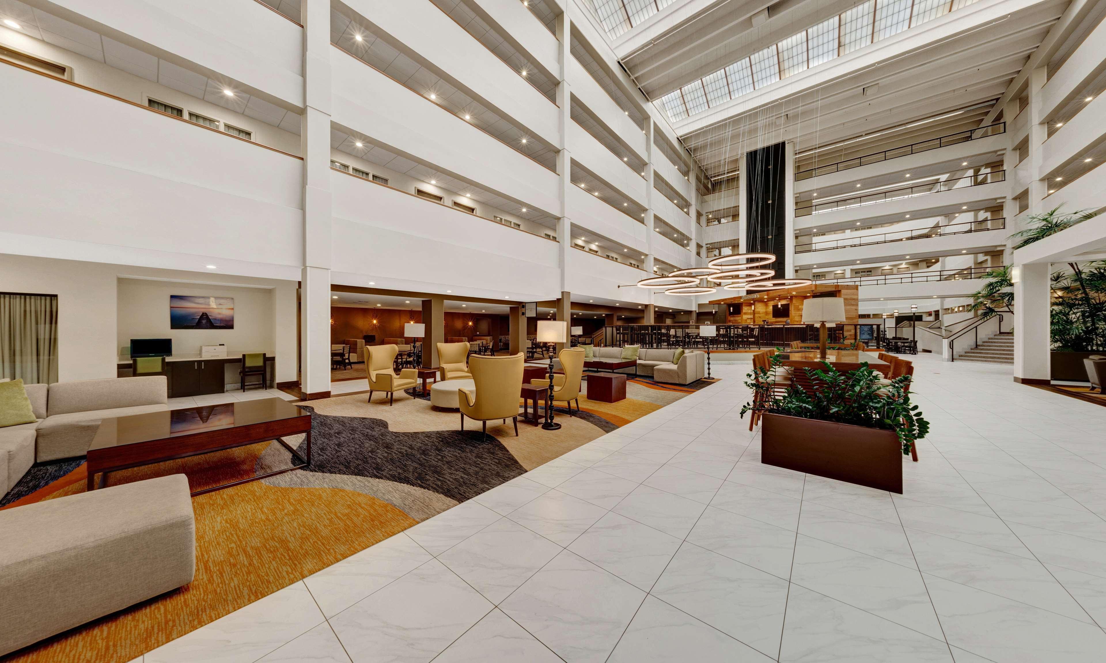Embassy Suites By Hilton Milwaukee Brookfield Εξωτερικό φωτογραφία