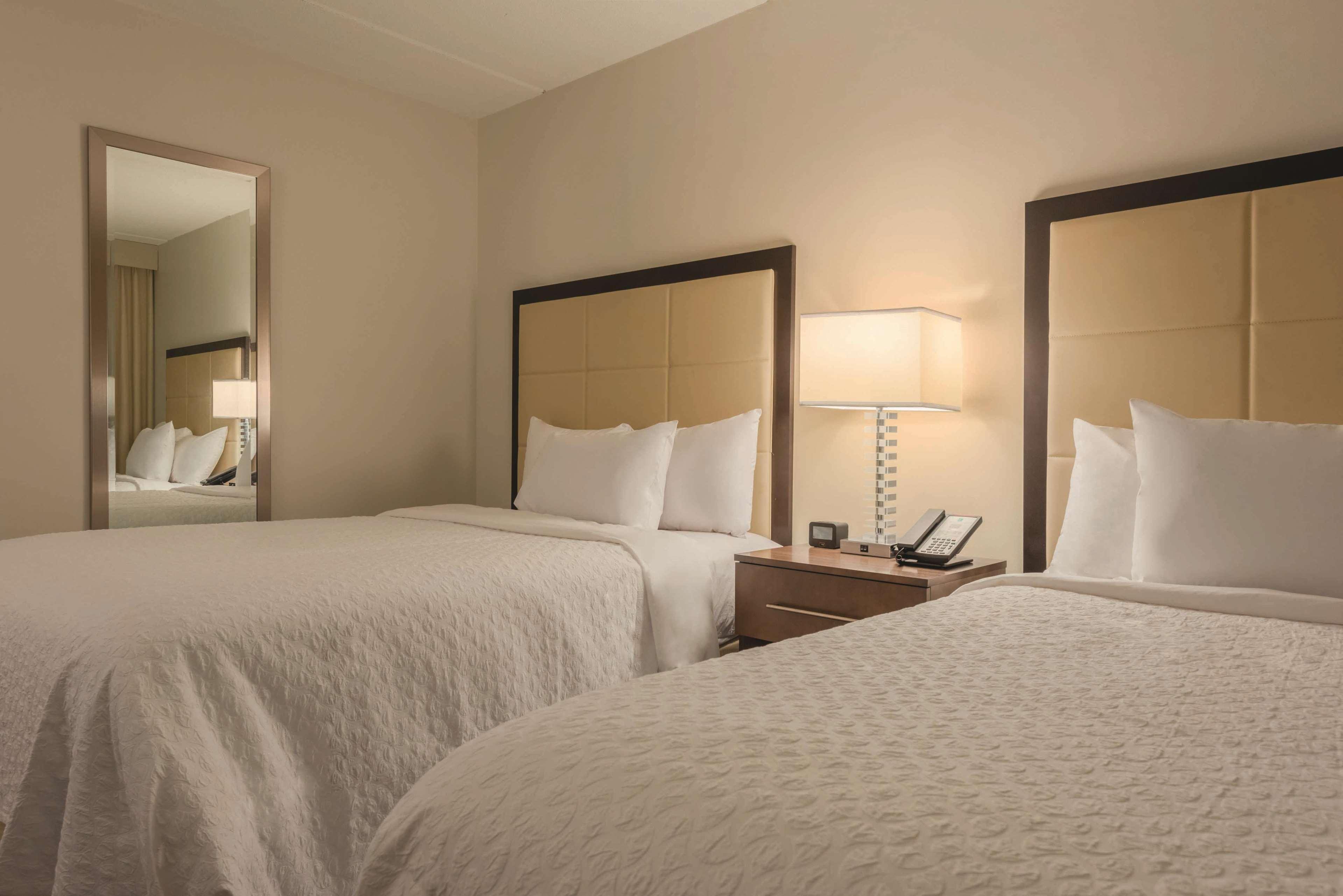 Embassy Suites By Hilton Milwaukee Brookfield Εξωτερικό φωτογραφία