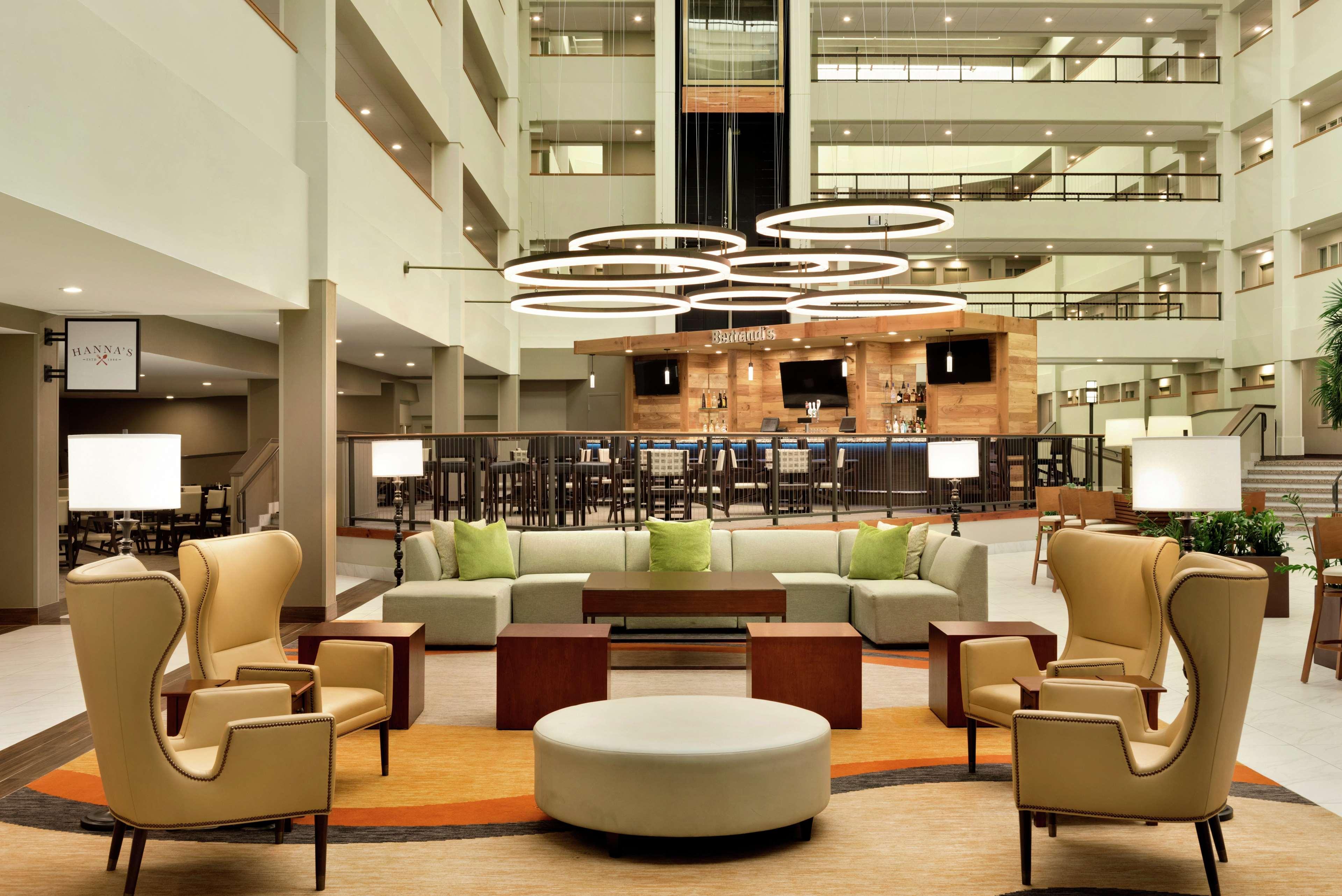 Embassy Suites By Hilton Milwaukee Brookfield Εξωτερικό φωτογραφία