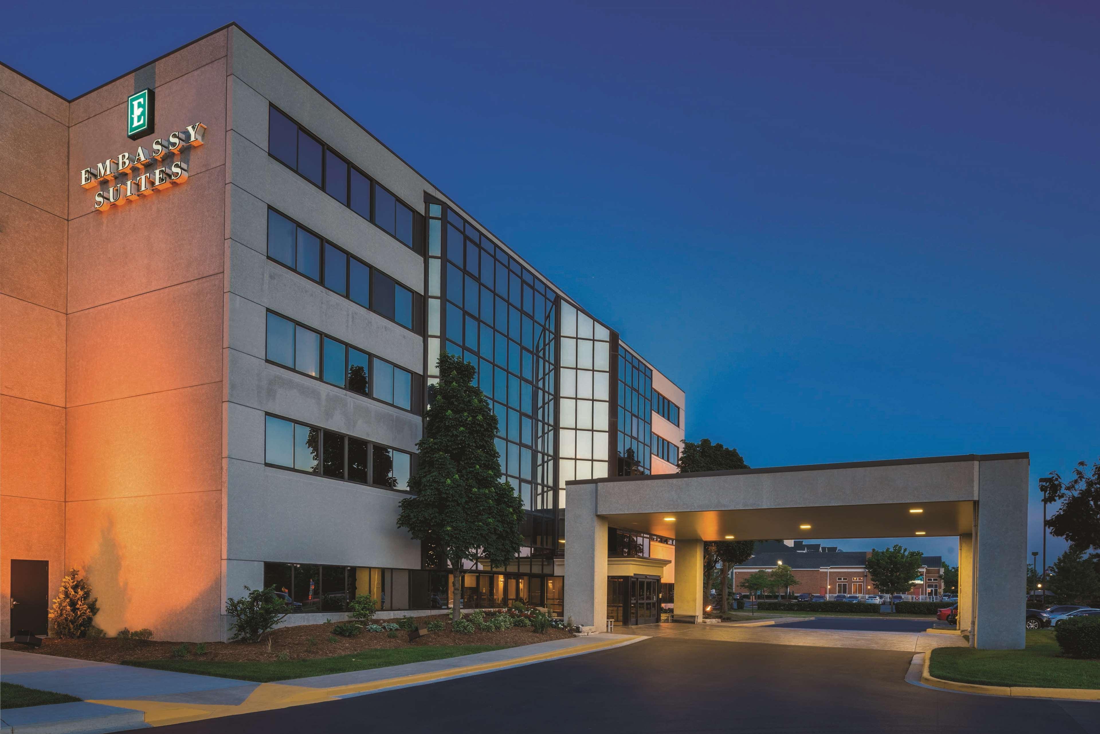 Embassy Suites By Hilton Milwaukee Brookfield Εξωτερικό φωτογραφία