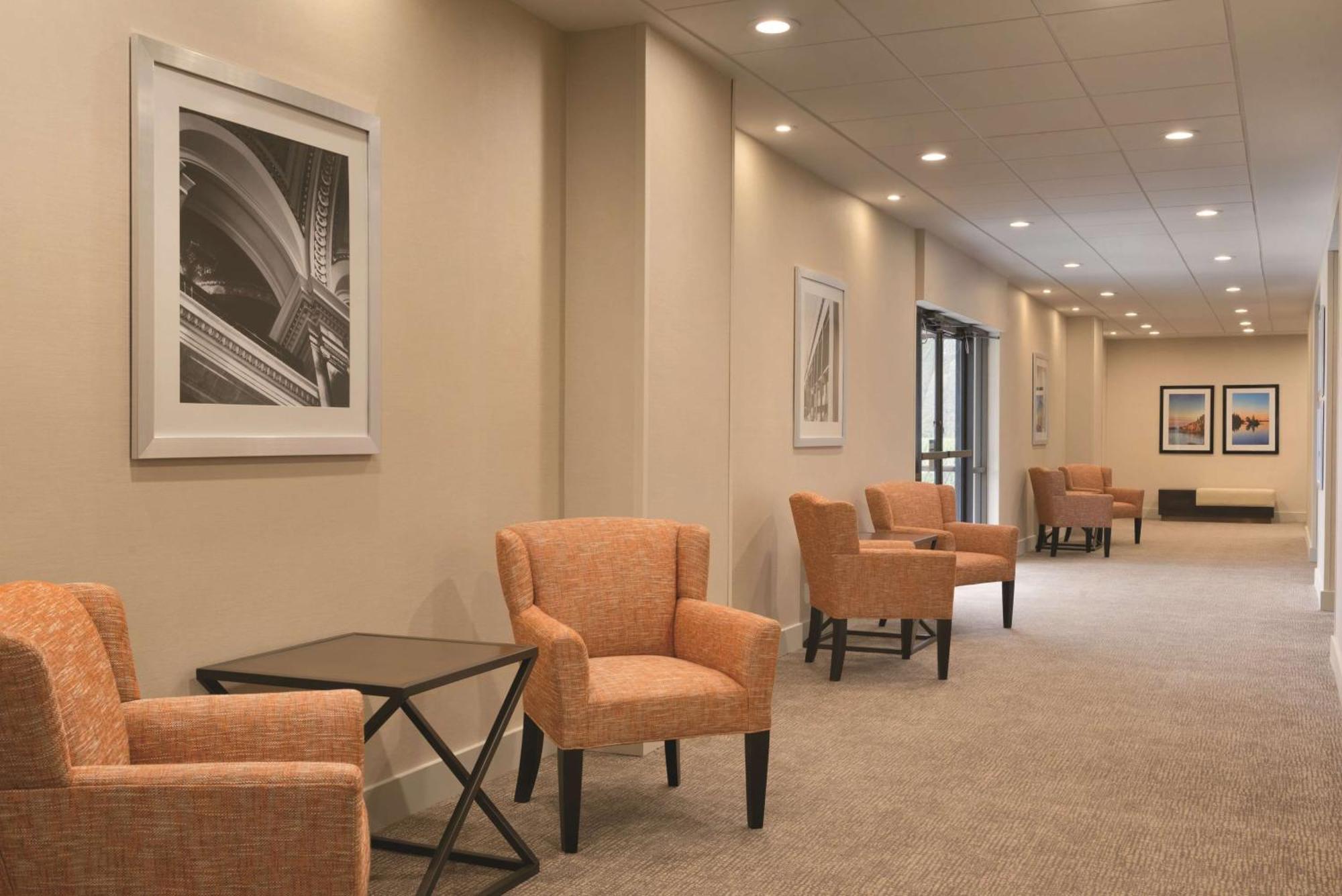 Embassy Suites By Hilton Milwaukee Brookfield Εξωτερικό φωτογραφία