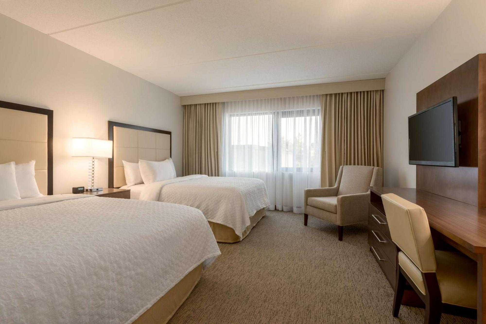 Embassy Suites By Hilton Milwaukee Brookfield Εξωτερικό φωτογραφία
