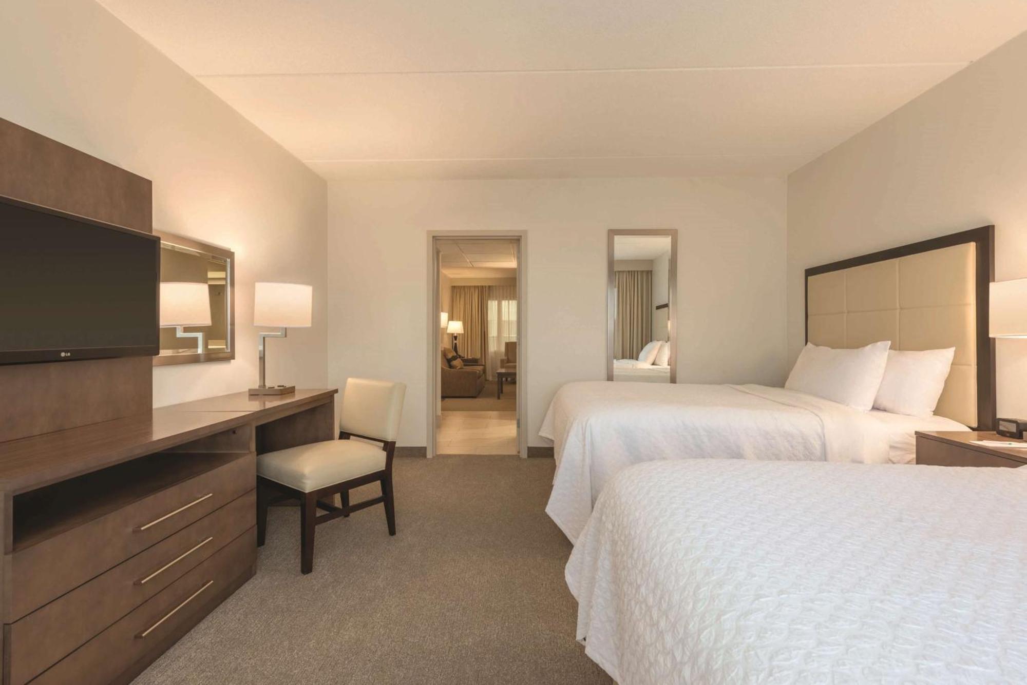 Embassy Suites By Hilton Milwaukee Brookfield Εξωτερικό φωτογραφία