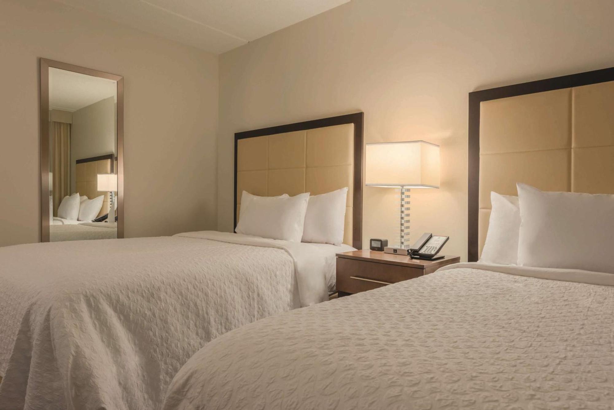 Embassy Suites By Hilton Milwaukee Brookfield Εξωτερικό φωτογραφία