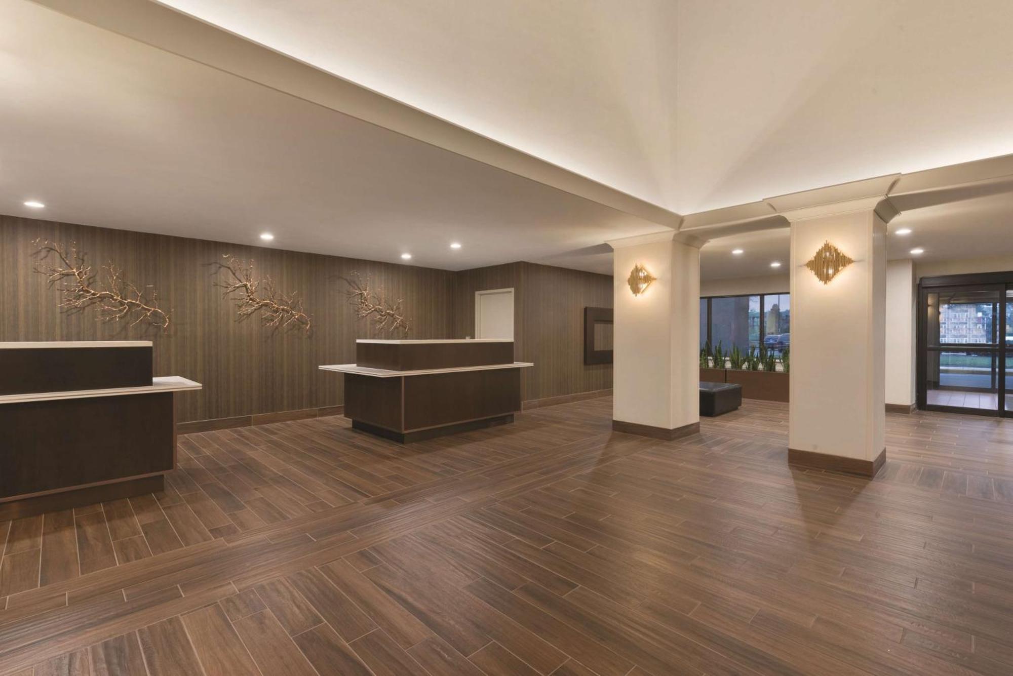 Embassy Suites By Hilton Milwaukee Brookfield Εξωτερικό φωτογραφία