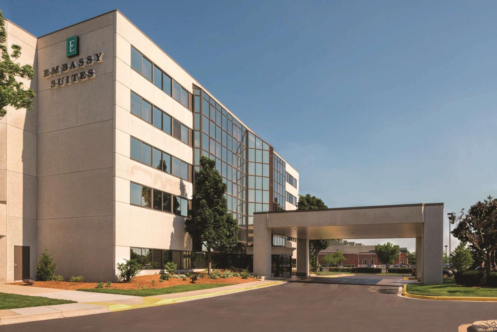 Embassy Suites By Hilton Milwaukee Brookfield Εξωτερικό φωτογραφία